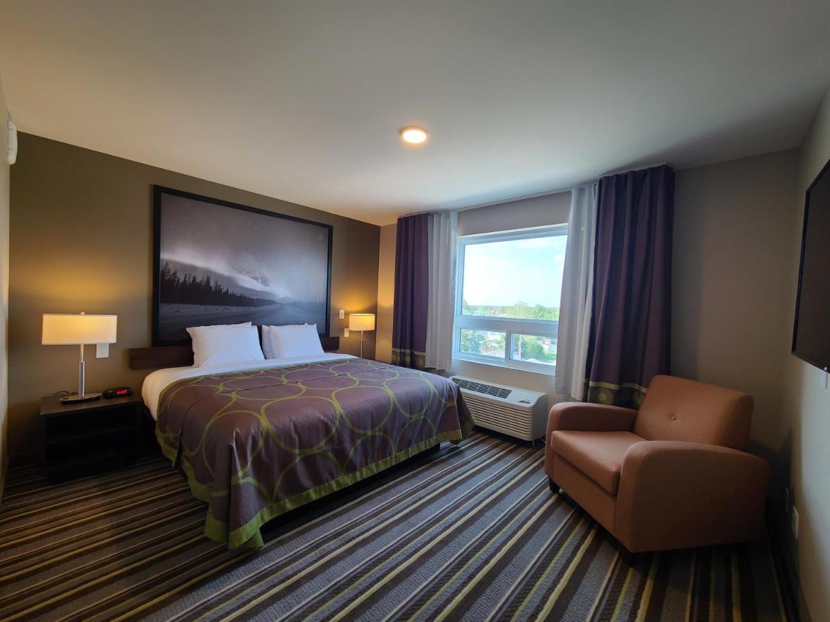 Hotel Super 8 By Wyndham Thompson Extérieur photo