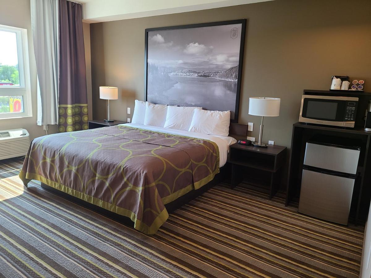 Hotel Super 8 By Wyndham Thompson Extérieur photo